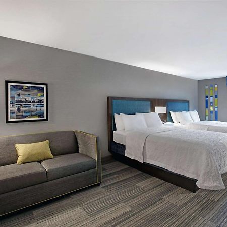 Hampton Inn Westfield Εξωτερικό φωτογραφία