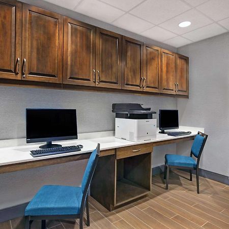 Hampton Inn Westfield Εξωτερικό φωτογραφία