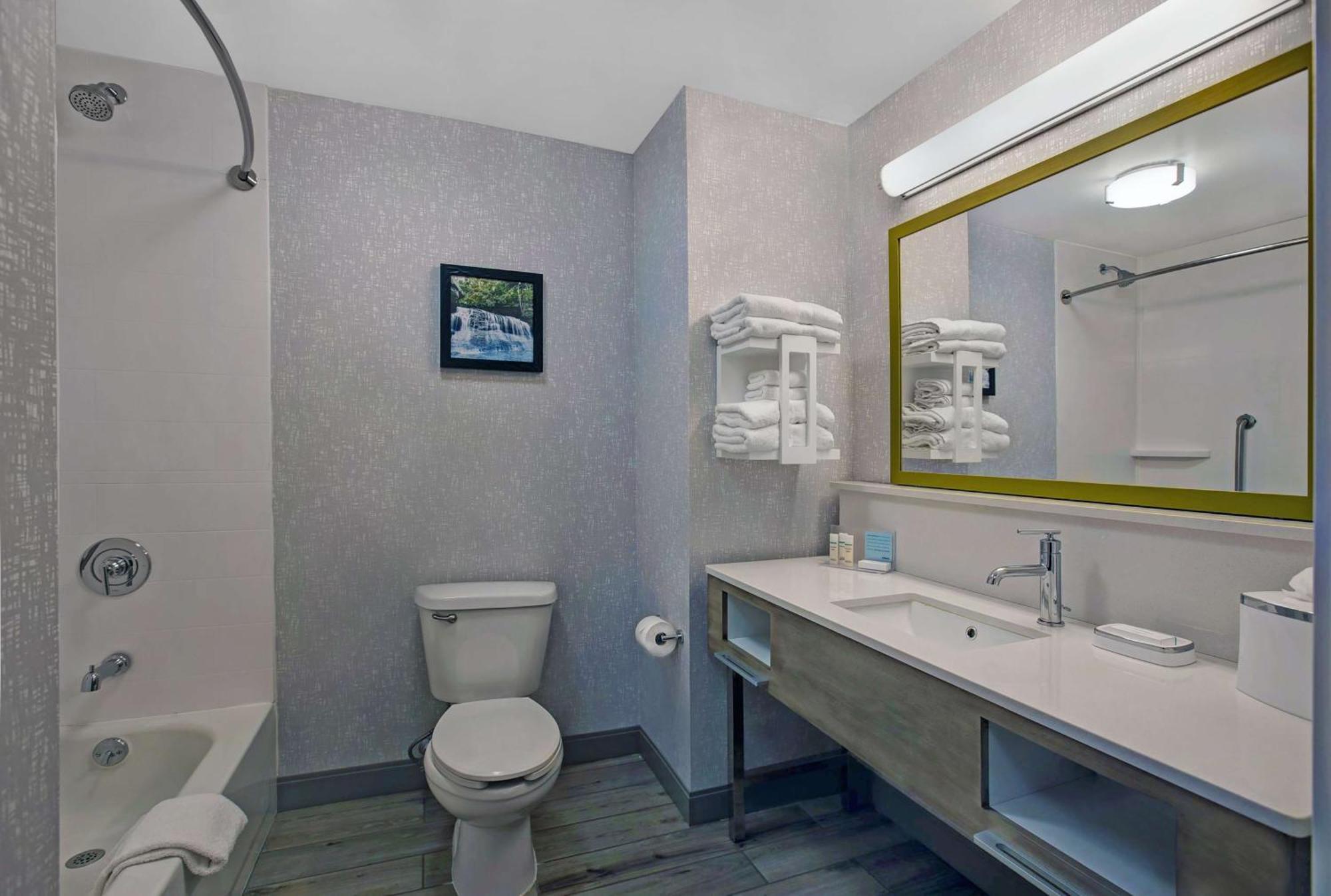 Hampton Inn Westfield Εξωτερικό φωτογραφία