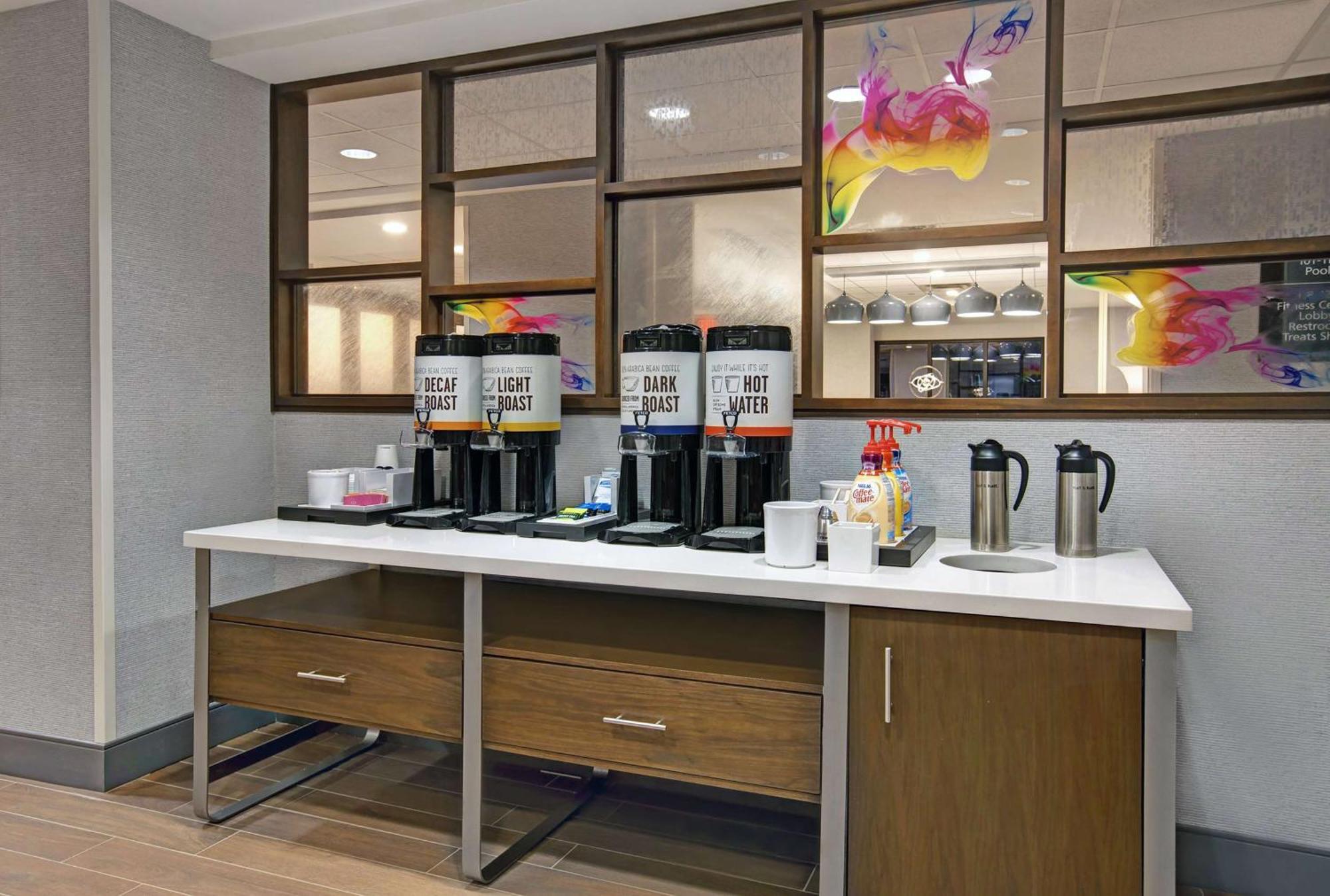 Hampton Inn Westfield Εξωτερικό φωτογραφία