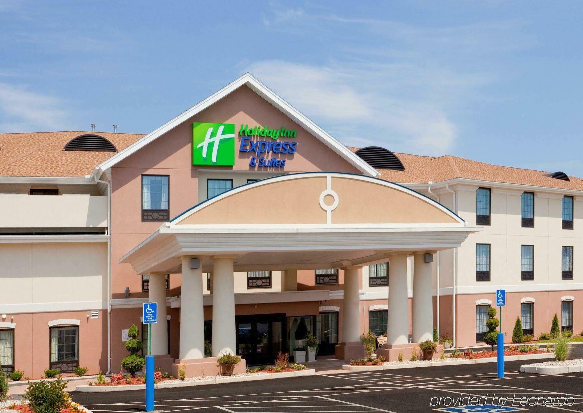 Hampton Inn Westfield Εξωτερικό φωτογραφία