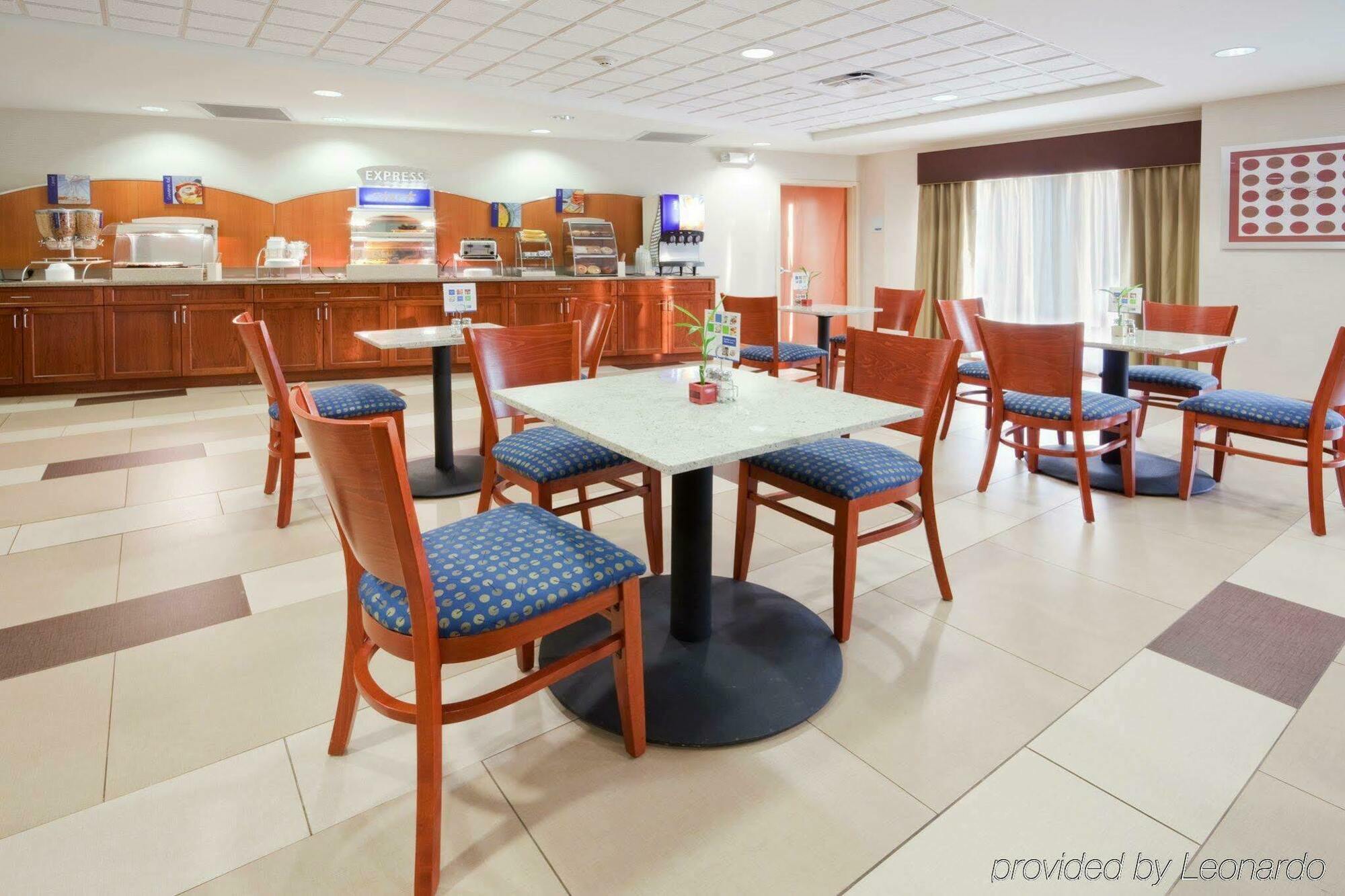 Hampton Inn Westfield Εξωτερικό φωτογραφία